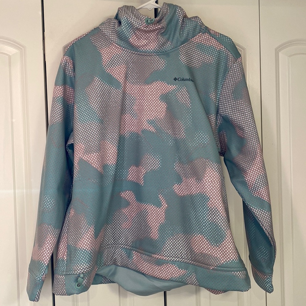 Columbia Omni-shield sweatshirt, teal and nude/blush color way. Size 2X